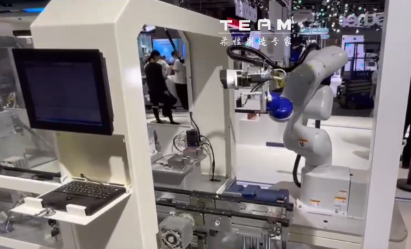 AGV + robot, flexible assembly line